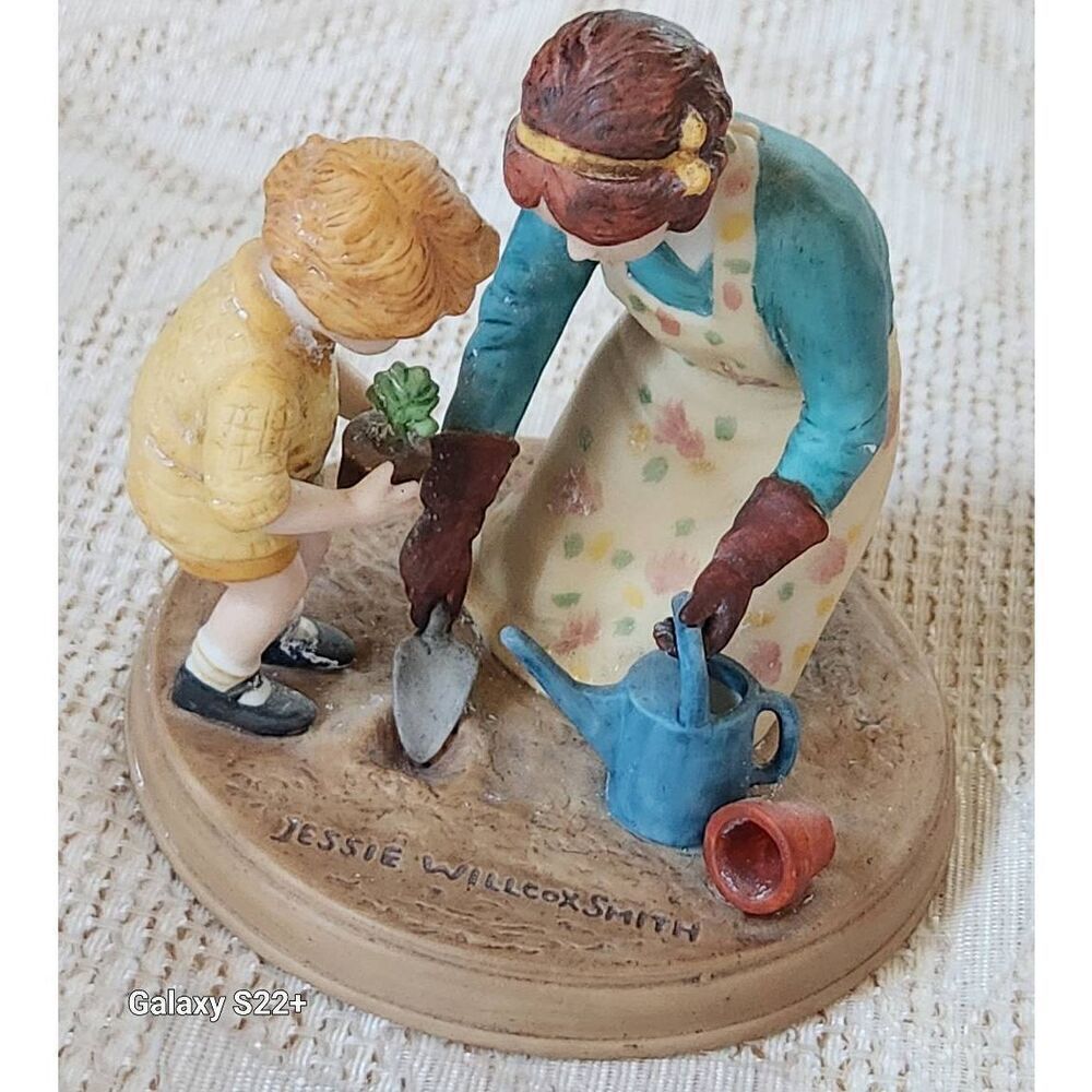 Vintage 1986 Avon, Jesse Wilcox Smith Collection, "Helping Mom" gardening figure